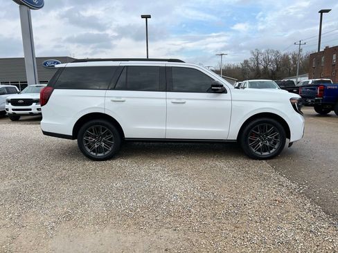 Used 2025 Ford Expedition Platinum w/ Stealth Performance Package image 9