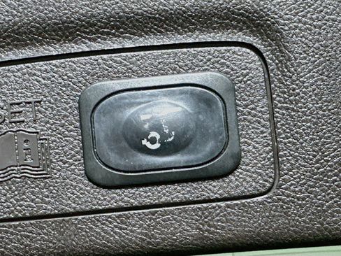 Used 2019 Lincoln MKC Reserve w/ MKC Climate Package AWD/4WD image 32