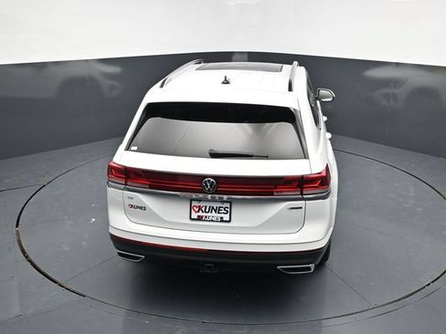 Used 2024 Volkswagen Atlas SE AWD/4WD image 43