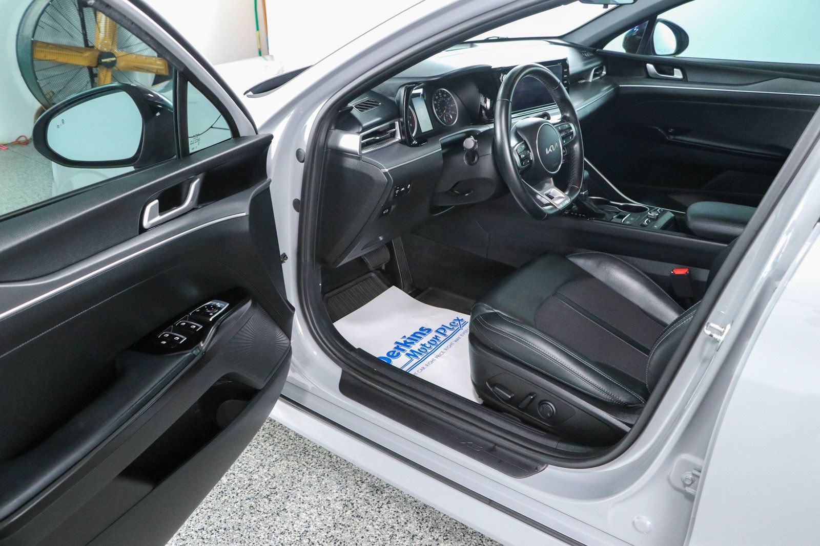Used 2024 Kia K5 GT-Line w/ GT-Line Premium Package FWD image 3