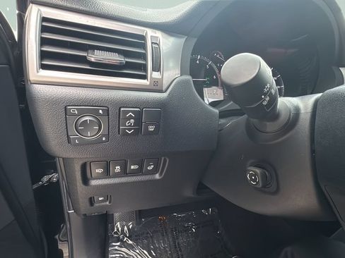 Used 2023 Lexus GX 460 Premium w/ Accessory Package AWD/4WD image 30