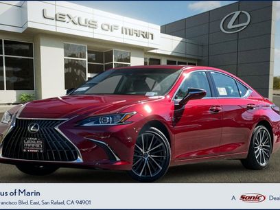New 2025 Lexus ES 300h w/ Premium Package