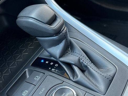 Certified 2025 Toyota RAV4 LE image 25