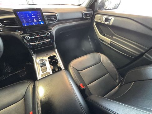 Used 2024 Ford Explorer Limited image 38