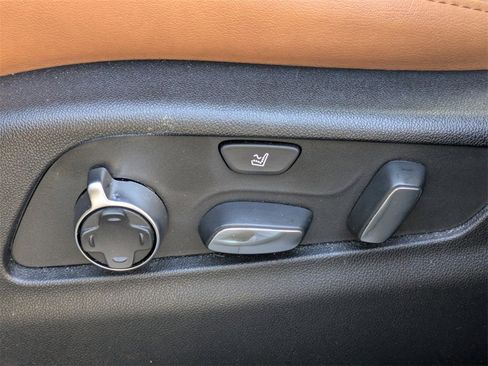 Used 2023 Cadillac XT4 Premium Luxury image 23