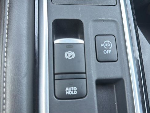 Used 2025 Nissan Pathfinder SV FWD image 14