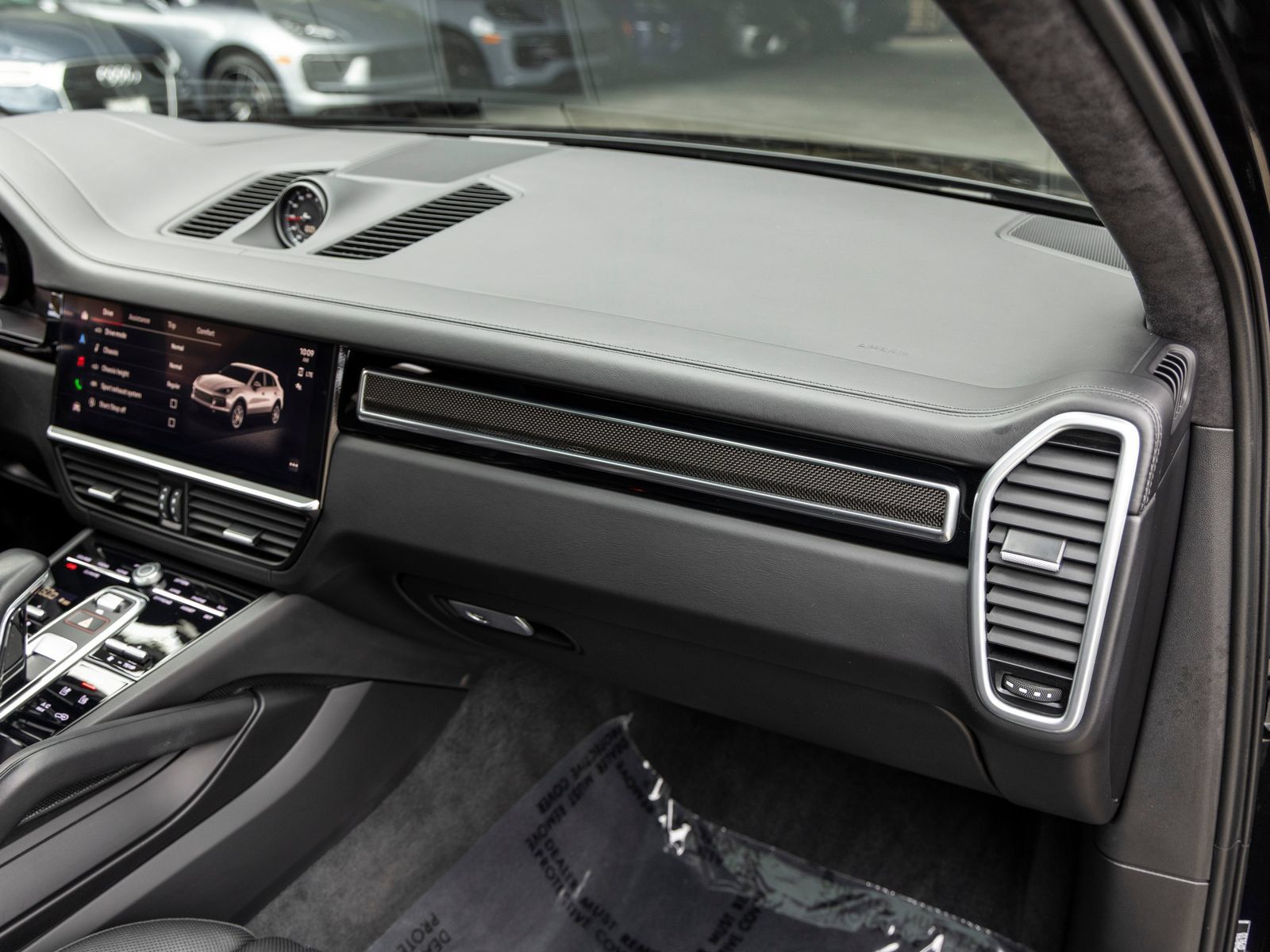 Certified 2023 Porsche Cayenne GTS AWD/4WD image 69