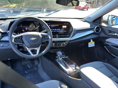 New 2026 Chevrolet Trax LT w/ Driver Confidence Package image 16