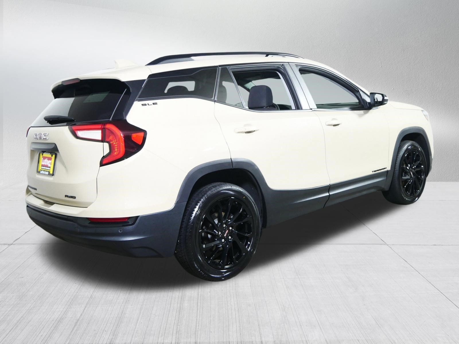 Used 2023 GMC Terrain SLE w/ Driver Convenience Package AWD/4WD image 7