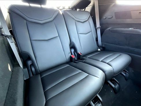 Used 2024 Cadillac XT6 Luxury w/ LPO, Floor Liner Package image 27