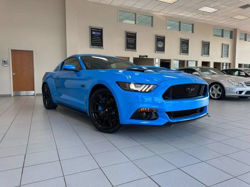 Used 2017 Ford Mustang GT Premium w/ Black Accent Package RWD image 54
