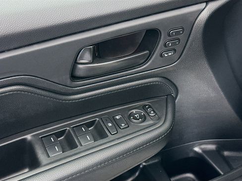 Used 2025 Honda Odyssey Sport-L image 15