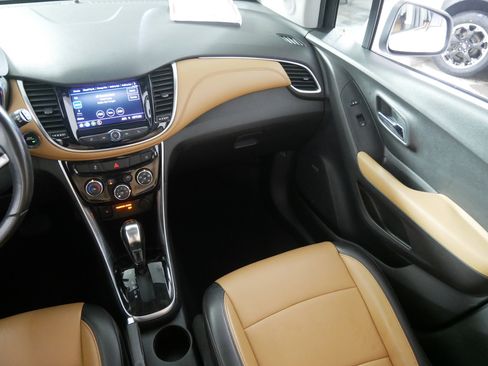 Used 2020 Chevrolet Trax Premier image 11