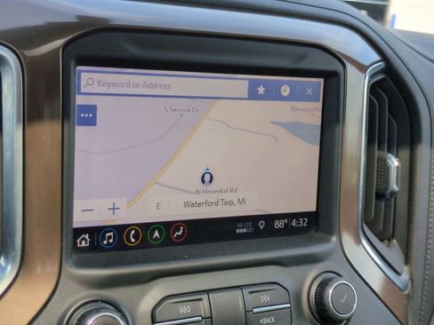 Used 2019 Chevrolet Silverado 1500 High Country w/ Z71 Off-Road Package image 30