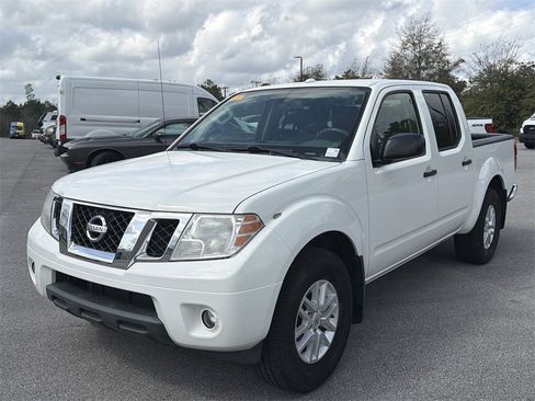 Used 2017 Nissan Frontier SV w/ SV Value Truck Package image 9