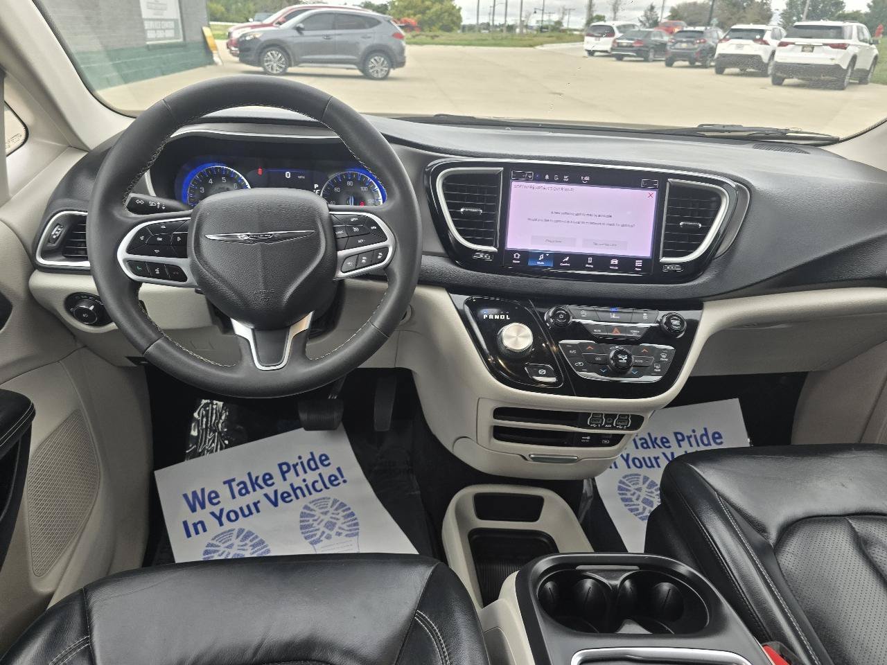 Used 2022 Chrysler Pacifica Touring-L FWD image 14