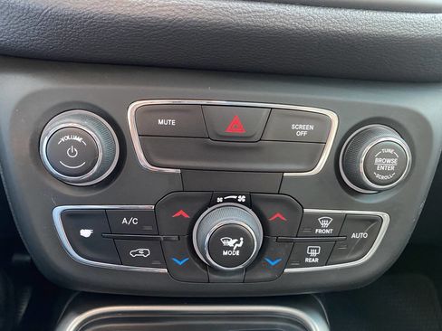 Used 2017 Jeep Compass Latitude w/ Popular Equipment Group image 30