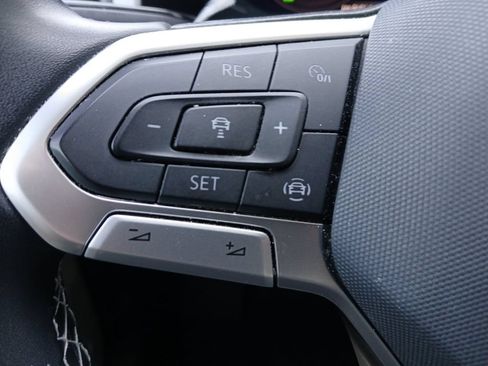 Used 2022 Volkswagen Atlas SE FWD image 11