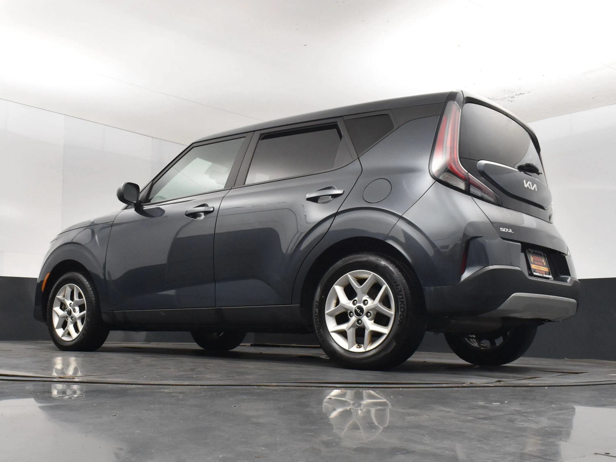 Used 2024 Kia Soul LX w/ LX Technology Package FWD image 12