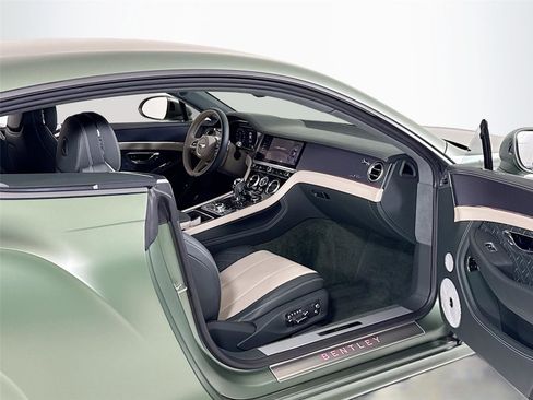 Used 2024 Bentley Continental GT Speed image 28