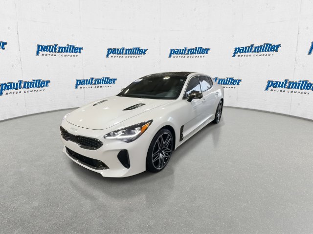 Used 2022 Kia Stinger GT2 w/ Red Interior Color Package RWD image 5