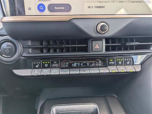 Used 2025 Toyota Crown Signia AWD/4WD image 19