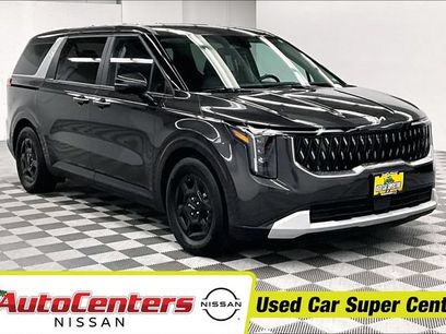 Used 2025 Kia Carnival