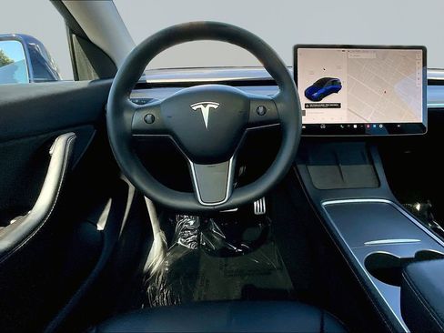 Used 2022 Tesla Model Y Performance image 8