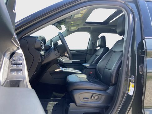 Used 2023 Ford Explorer Limited w/ Limited Technology Package AWD/4WD image 28