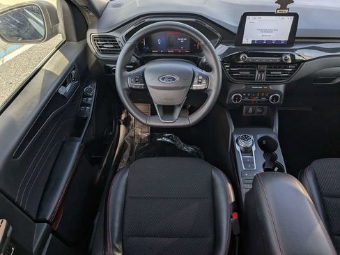 Used 2025 Ford Escape ST-Line FWD image 14