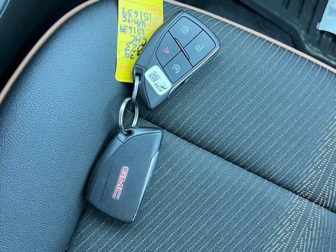 Used 2023 GMC Canyon AT4 w/ Canyon Safety Plus Package AWD/4WD image 13