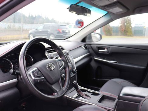 Certified 2017 Toyota Camry SE image 10