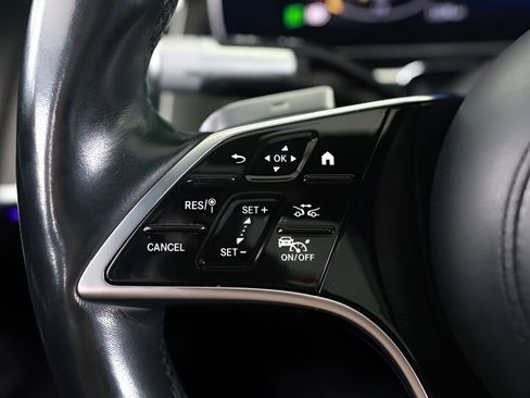 Used 2022 Mercedes-Benz S 500 4MATIC w/ AMG Line Package image 48