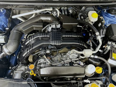 Used 2024 Subaru Crosstrek 2.0i Premium image 32