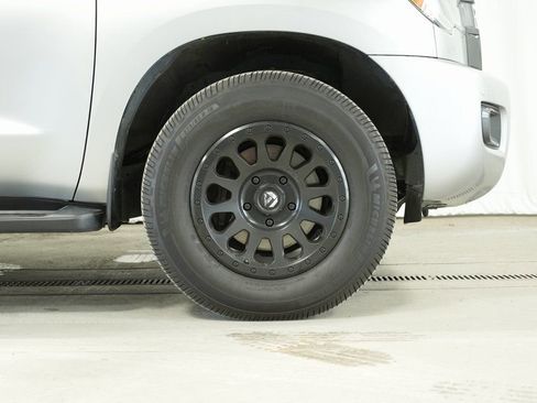 Used 2018 Toyota Sequoia SR5 image 38