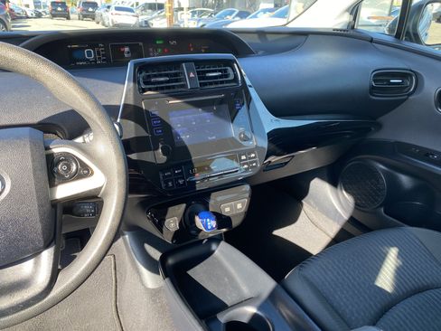Used 2016 Toyota Prius Two FWD image 12
