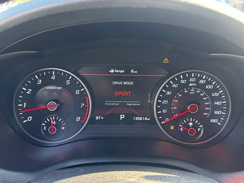 Used 2019 Kia Stinger GT2 AWD/4WD image 17