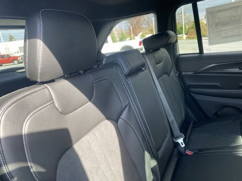 New 2025 Jeep Grand Cherokee Altitude image 52