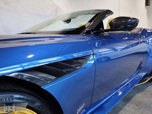 Used 2023 Aston Martin DBS Superleggera Volante image 21
