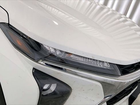 Used 2025 Chevrolet Trax LS w/ LS Convenience Package FWD image 12