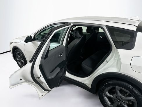 Used 2025 Kia K4 FWD image 24