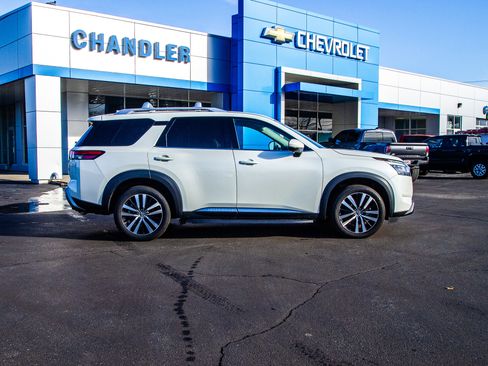 Used 2023 Nissan Pathfinder Platinum w/ Lighting Package (N93) image 8