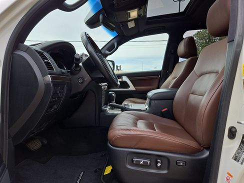 Used 2019 Toyota Land Cruiser AWD/4WD image 16