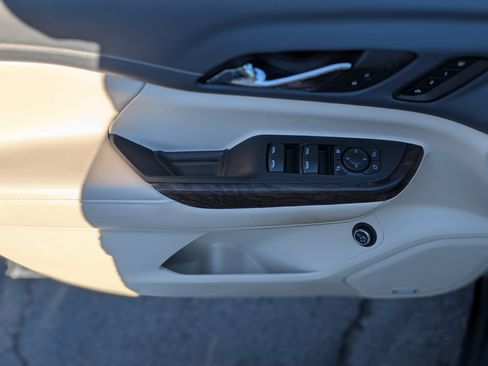 Used 2022 GMC Acadia Denali w/ Denali Ultimate Package image 33