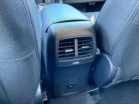 Used 2025 Ford Escape Active AWD/4WD image 10