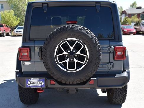 Used 2024 Jeep Wrangler Unlimited Rubicon w/ Convenience Group AWD/4WD image 6