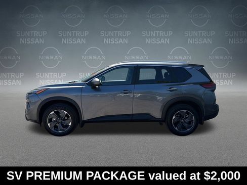 Used 2025 Nissan Rogue SV w/ SV Premium Package FWD image 2