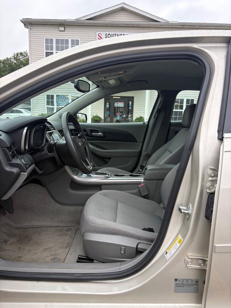 Used 2013 Chevrolet Malibu LS w/ Protection Package FWD image 9