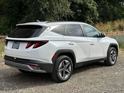 Certified 2025 Hyundai Tucson SEL AWD/4WD image 9