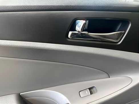 Used 2013 Hyundai Sonata SE w/ Navigation & Sunroof Pkg FWD image 9